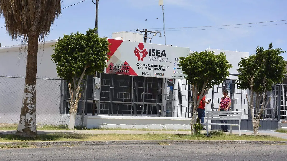 Invitan a las personas mayores de 15 años de edad a estudiar en el ISEA